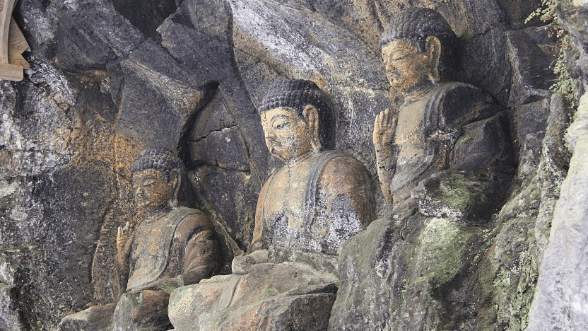 Budas de piedra Usuki.