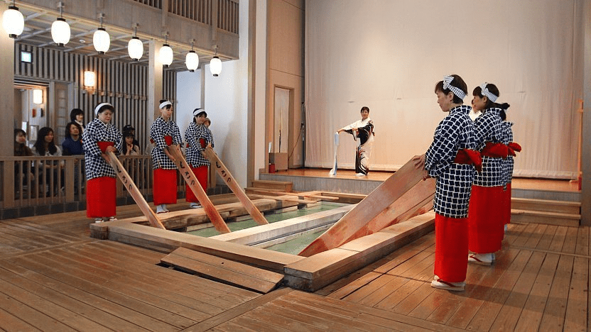 el yumomi es un ritual tradicional de enfriamiento del agua. 