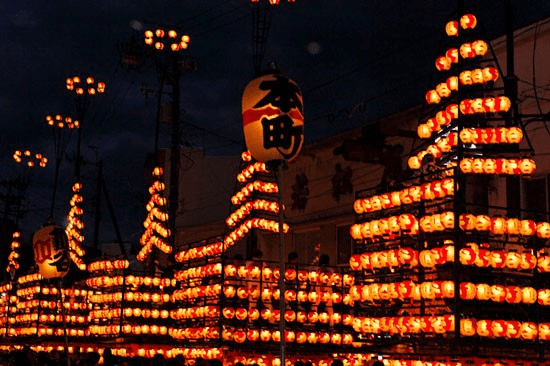 Ceremonias con linternas de papel