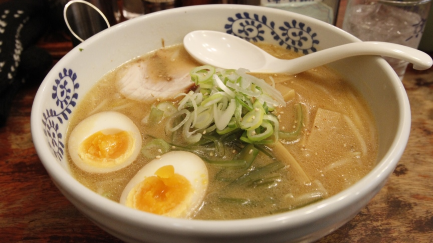 Miso ramen, plato típico de Sapporo.